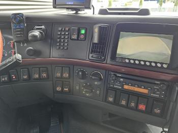 Volvo FH 16.660 8x2*6 / HIAB 80 t/m CRANE / KRAN